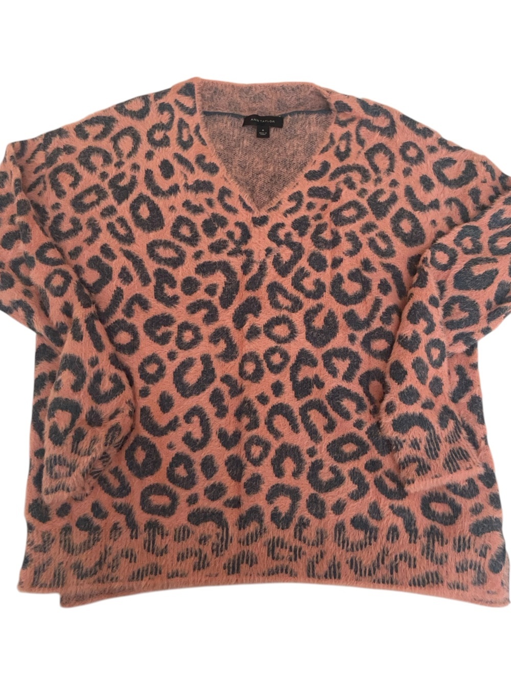 ANN TAYLOR LEOPARD FUZZY SWEATER SIZE MEDIUM